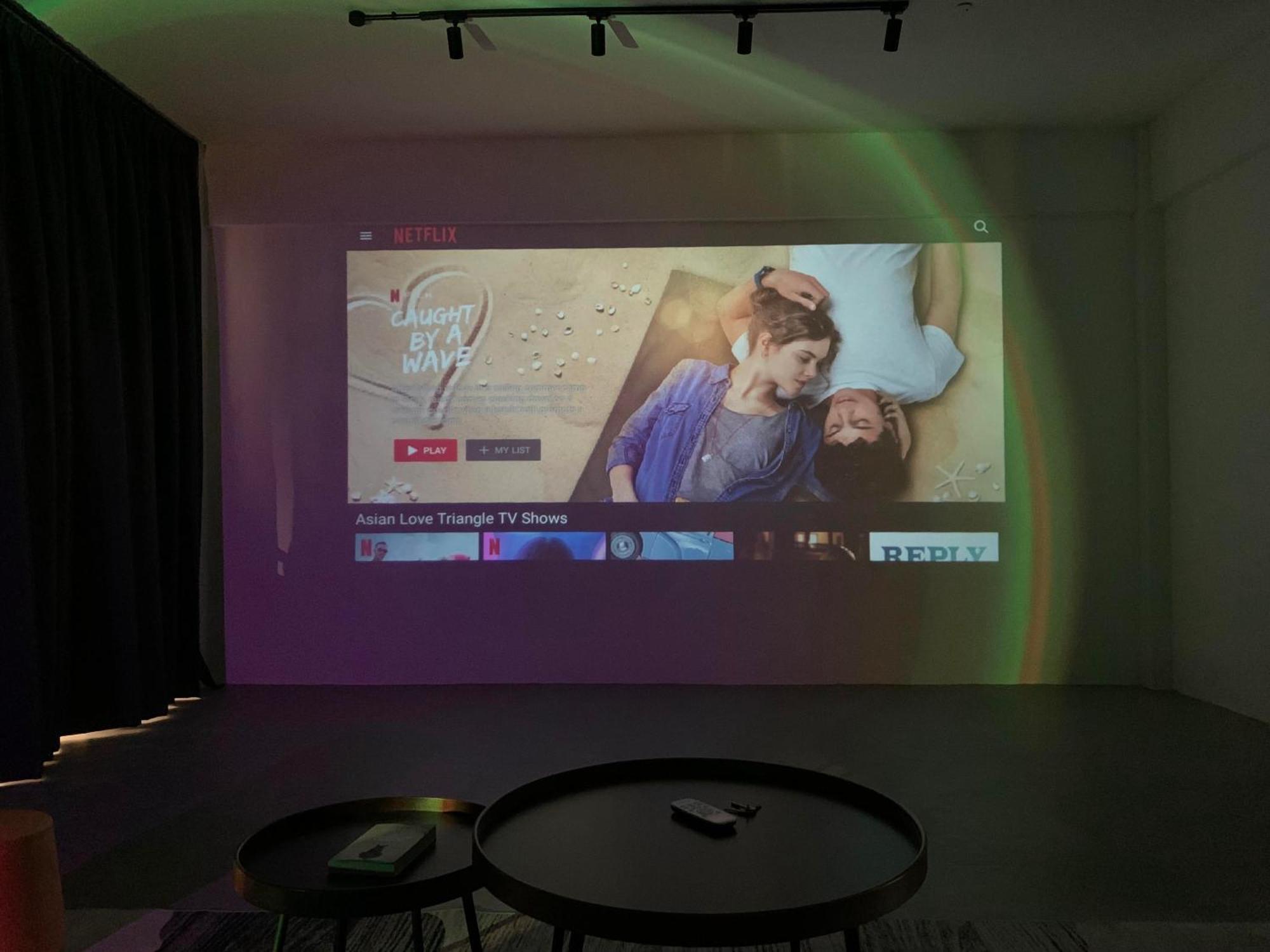 Center W/ Cinema @the 5000 Apartment