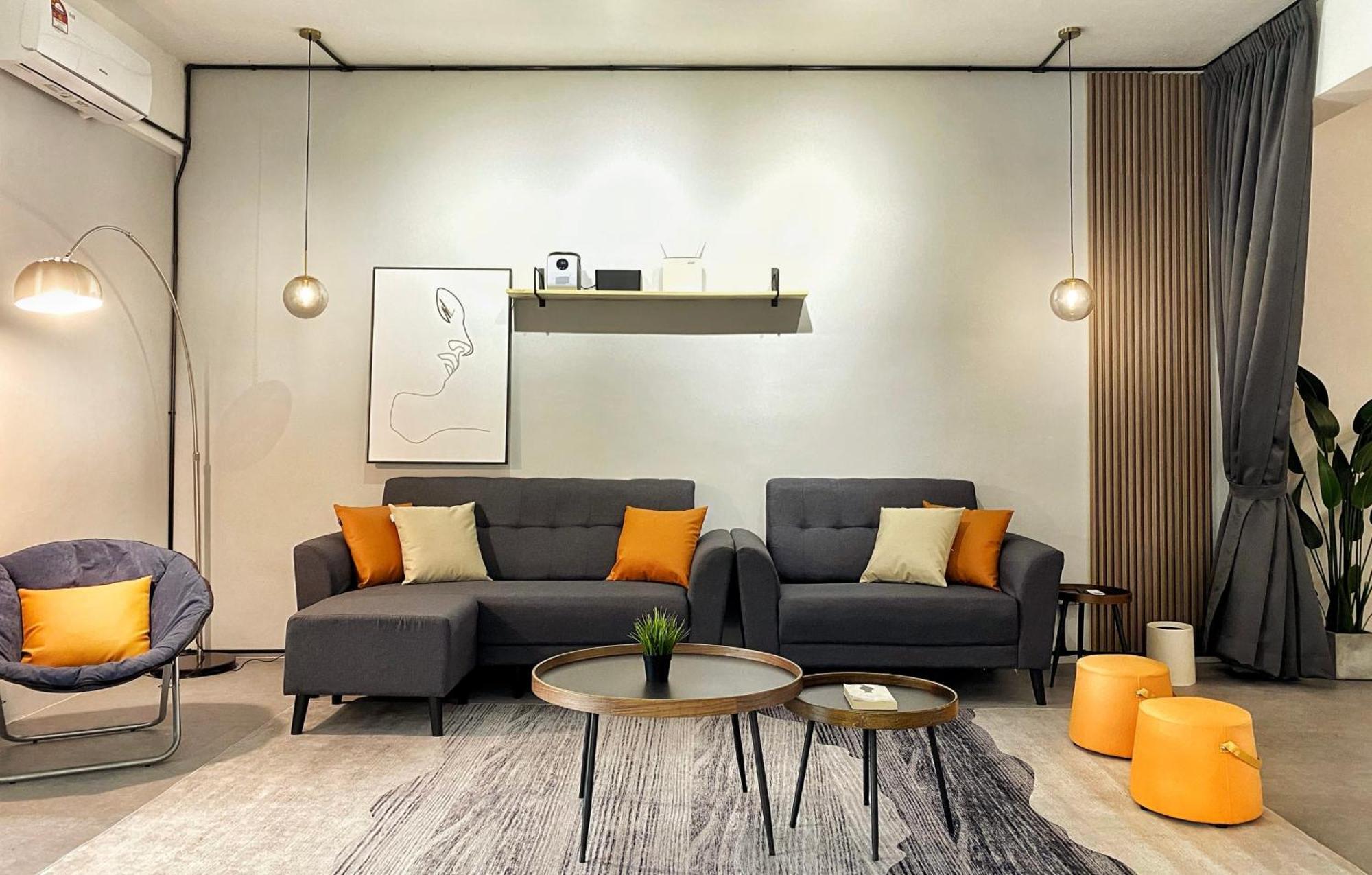 Apartment Center W/ Cinema @the 5000 *